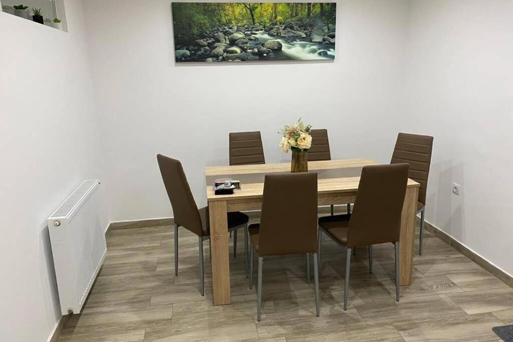 Hidden Apartment Miercurea Ciuc Εξωτερικό φωτογραφία